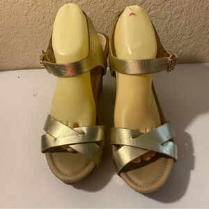 Kenneth Cole Reaction Size 10 M Gold Leather Platform Wedge Ankle Strap Sandals